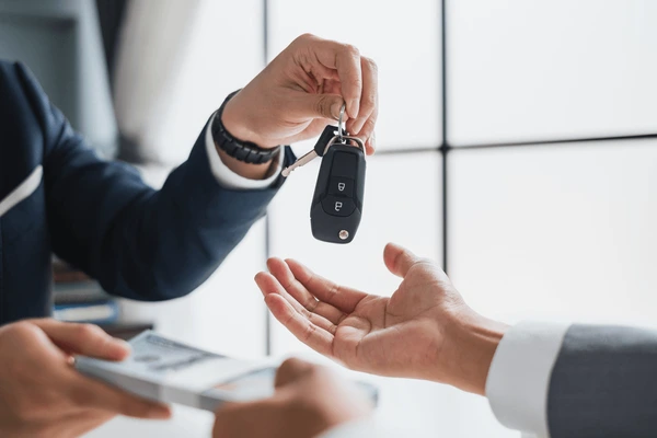 Should You Buy a New or Used Car in Dubai?